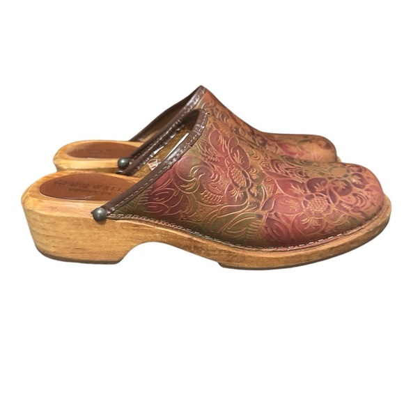 Greier Wally Austria Floral Embossed Leather Clog
Lagenlook cottagecore Prairie - Picture 1 of 11